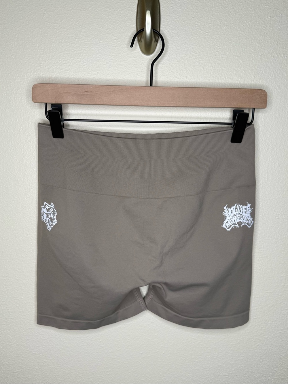 Darc Sport SHE Wolves Forever “Katya” Seamless Shorts Taupe L 695/1000